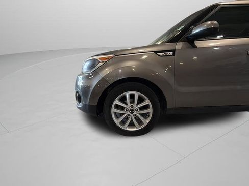 Used 2018 Kia Soul + FWD image 35