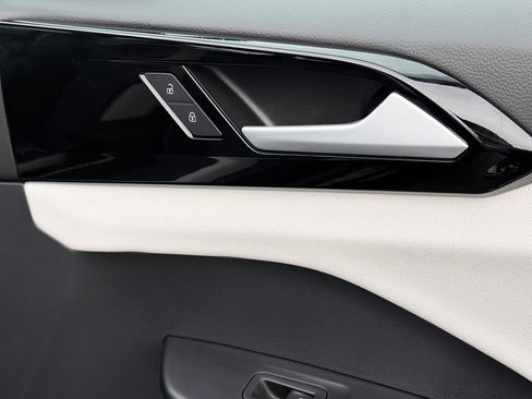 New 2026 Volkswagen Taos S FWD image 27