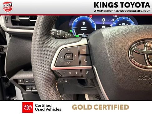 Used 2025 Toyota Sienna XLE Woodland Edition AWD/4WD image 28