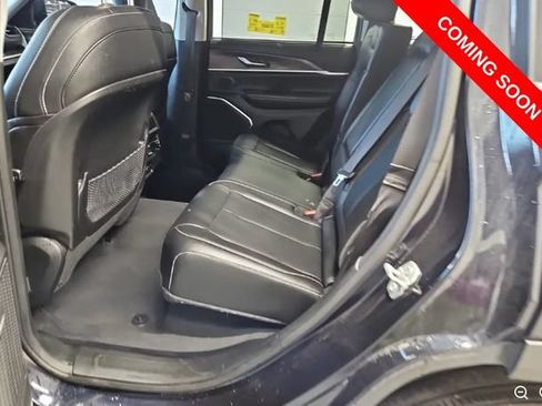 Used 2023 Jeep Grand Cherokee Limited w/ Luxury Tech Group II AWD/4WD image 8