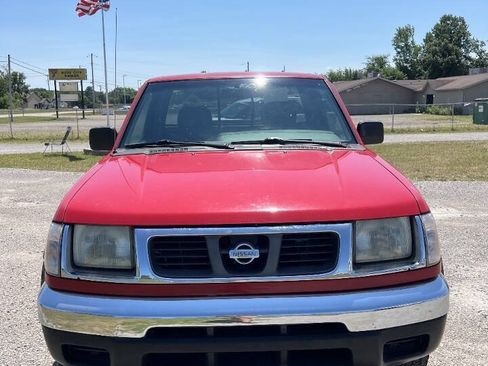 Used 2000 Nissan Frontier SE Desert Runner RWD image 3