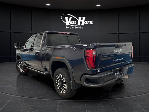 Used 2024 GMC Sierra 2500 Denali Ultimate AWD/4WD image 5