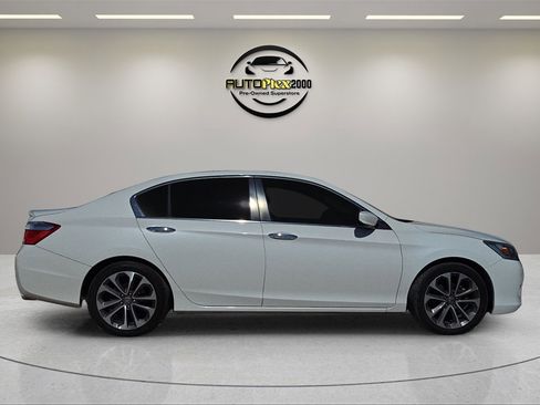 Used 2015 Honda Accord Sport image 8