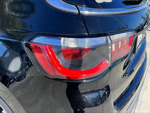 Used 2018 Jeep Compass Latitude w/ Popular Equipment Group image 29