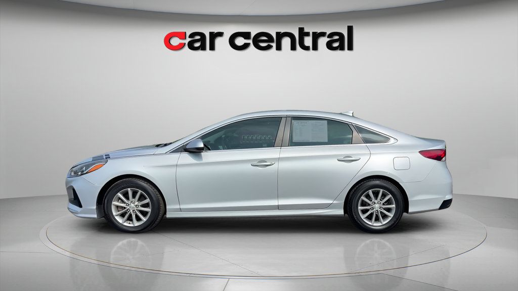 Used 2018 Hyundai Sonata SE w/ Cargo Package FWD image 2
