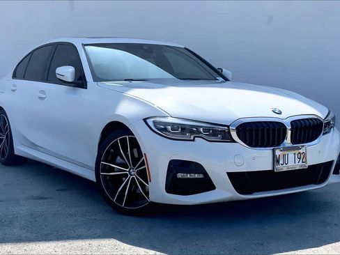 Used 2022 BMW 330i Sedan w/ M Sport Package RWD image 21