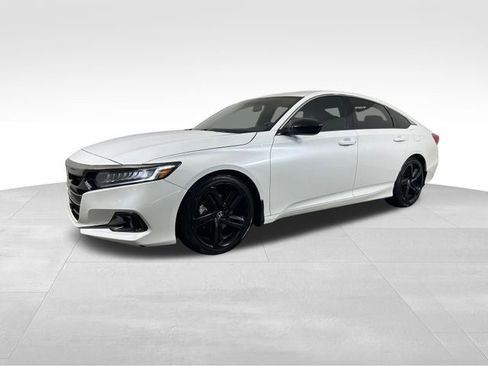 Used 2021 Honda Accord Sport image 2