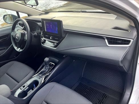 Used 2025 Toyota Corolla LE w/ LE Premium Package image 14