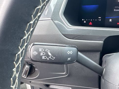 Certified 2023 Volkswagen Tiguan SE R-Line image 29