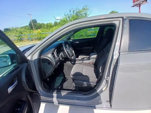 Used 2019 Dodge Charger SXT w/ Blacktop Package RWD image 13