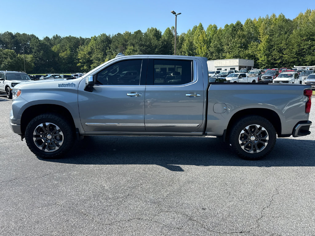 Used 2024 Chevrolet Silverado 1500 High Country w/ Technology Package AWD/4WD image 4