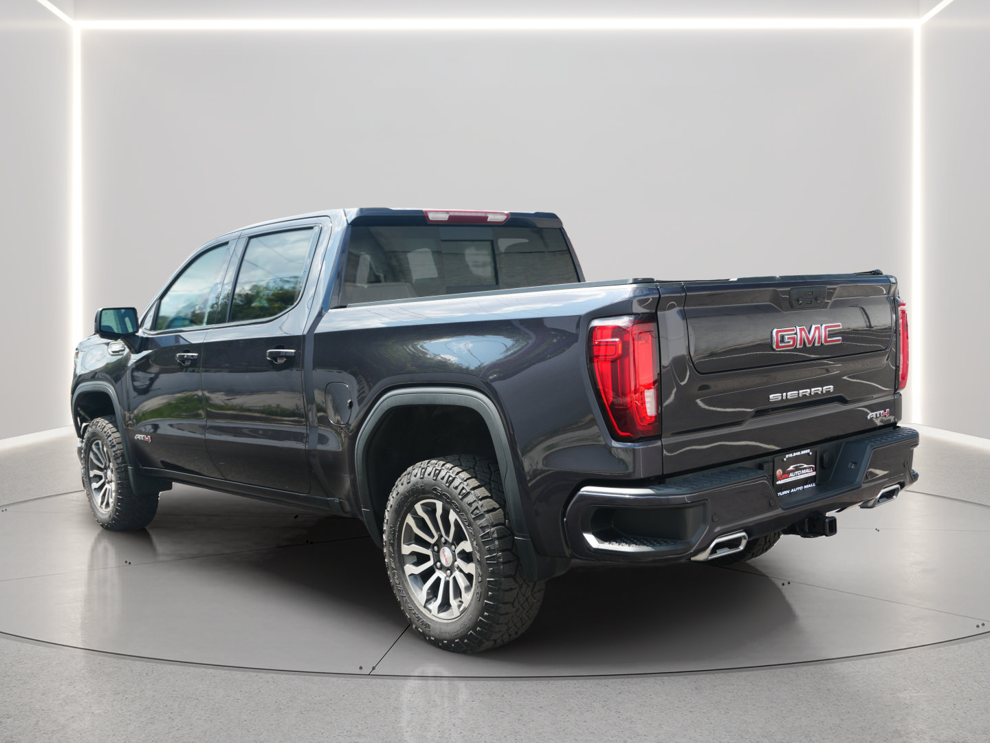 Used 2023 GMC Sierra 1500 AT4 w/ AT4 Premium Package AWD/4WD image 3