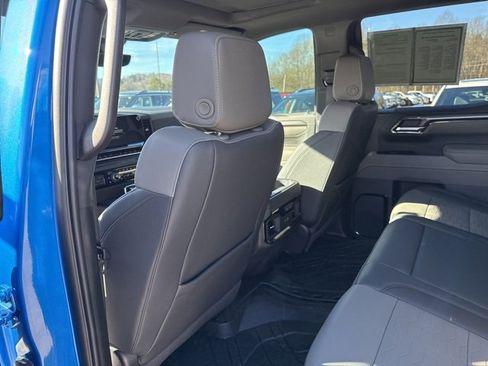 Used 2025 Chevrolet Silverado 1500 ZR2 w/ Technology Package image 25