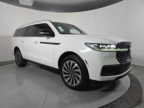 New 2025 Lincoln Navigator L Black Label image 2