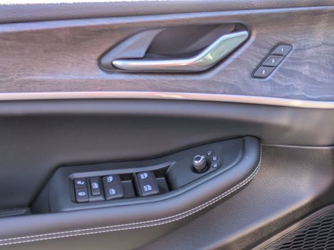 New 2025 Jeep Grand Cherokee Limited image 11