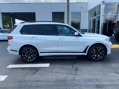 Used 2022 BMW X7 xDrive40i w/ M Sport Package AWD/4WD image 11