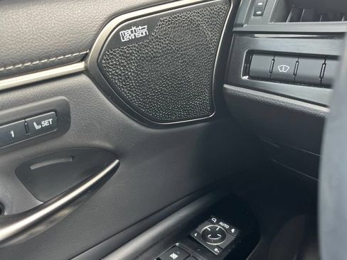 Used 2022 Lexus ES 300h w/ Premium Package FWD image 4