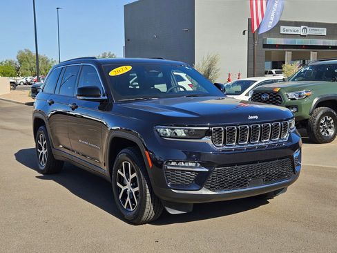 Used 2024 Jeep Grand Cherokee Limited RWD image 7