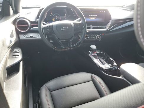 Used 2025 Chevrolet Trax RS w/ Driver Confidence Package image 11