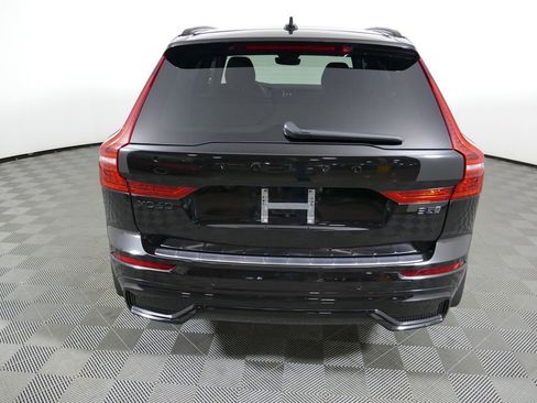Used 2025 Volvo XC60 B5 Plus w/ Climate Package AWD/4WD image 8