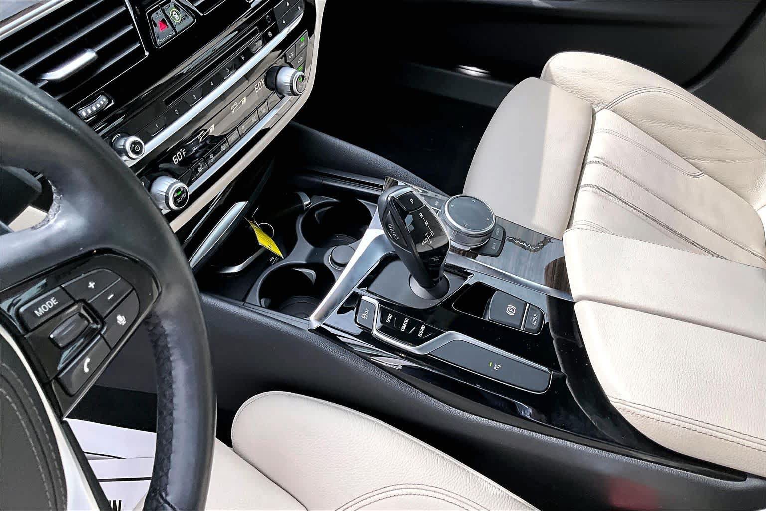 Used 2019 BMW 530i w/ Convenience Package RWD image 17