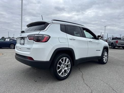 Used 2023 Jeep Compass Latitude w/ Sun and Sound Group image 7