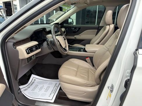 Used 2023 Lincoln Aviator Grand Touring w/ Equipment Group 301A AWD/4WD image 16