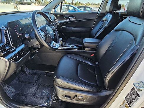 Used 2025 Kia Sportage EX image 25