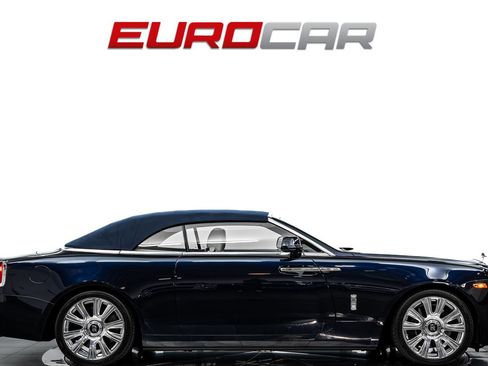 Used 2017 Rolls-Royce Dawn RWD image 7
