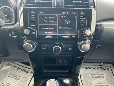 Used 2024 Toyota 4Runner TRD Off-Road image 33