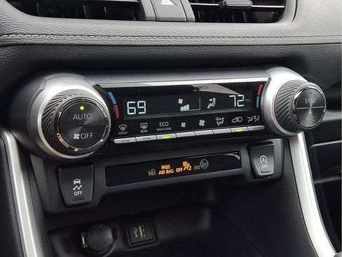 Used 2024 Toyota RAV4 XLE w/ Convenience Package FWD image 8
