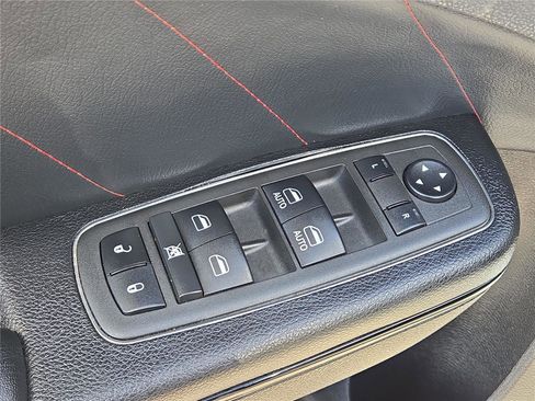 Used 2022 Dodge Charger R/T w/ Blacktop Package image 12