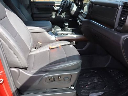 Used 2024 GMC Sierra 1500 SLT AWD/4WD image 15