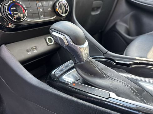 Used 2024 Buick Encore GX Sport Touring image 23