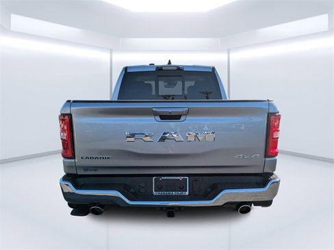 New 2026 Chrysler Pacifica Select image 4