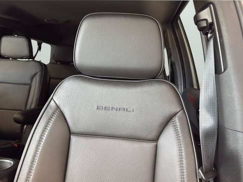 Used 2025 GMC Yukon XL Denali w/ LPO, Floor Liner Package AWD/4WD image 28