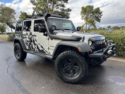 Used 2010 Jeep Wrangler Unlimited Sport image 6
