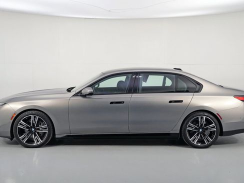 Used 2023 BMW i7 xDrive60 image 61
