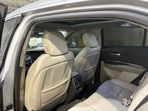 Used 2019 Cadillac XT4 Luxury w/ Cold Weather Package image 33