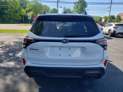 Certified 2025 Subaru Forester Premium AWD/4WD image 4