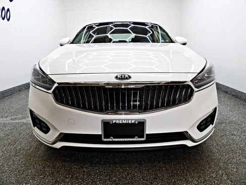 Used 2017 Kia Cadenza Technology image 2