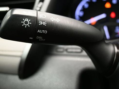 Used 2022 Toyota Camry SE FWD image 25
