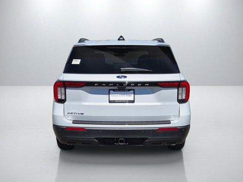 New 2026 Ford Explorer Active RWD image 5