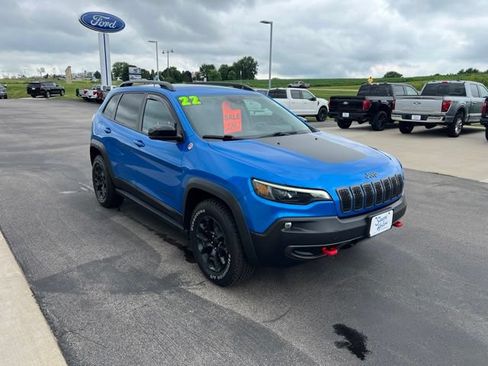 Used 2022 Jeep Cherokee Trailhawk w/ Premium Leather Package AWD/4WD image 3