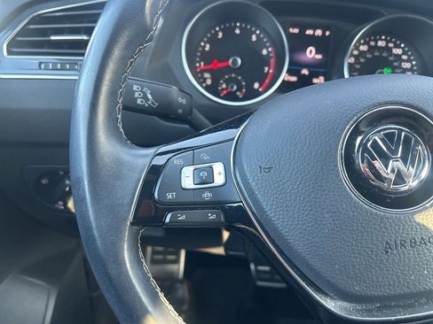 Used 2021 Volkswagen Tiguan SE R-Line image 24