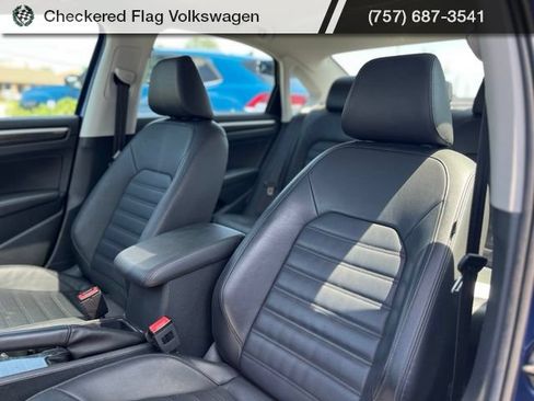 Used 2017 Volkswagen Passat 1.8T SEL Premium FWD image 22
