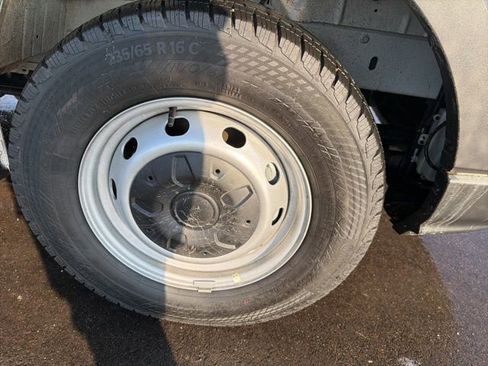 Used 2025 Ford Transit 250 148 Medium Roof image 5