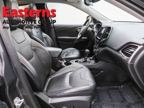 Used 2021 Jeep Cherokee Limited image 26