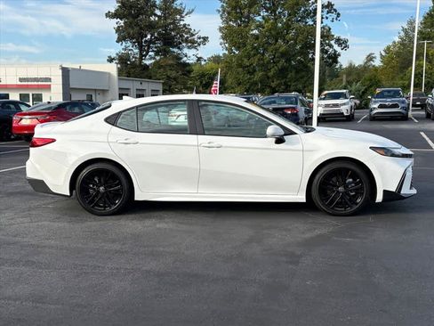 Used 2026 Toyota Camry SE FWD image 2