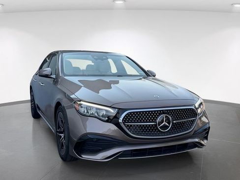 New 2026 Mercedes-Benz E 350 4MATIC Sedan image 4